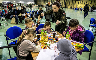 Coraz więcej osób deklaruje pomoc repatriantom z Ukrainy